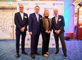 Dirk Breuckmann ist neuer Präsident des DEHOGA Niedersachsen Das aktuelle Präsidium des DEHOGA Niedersachsen (v.l.): Vizepräsident Olaf Stamsen, Präsident Dirk Breuckmann, Vizepräsidentin Birgit Kolb-Binder, Schatzmeister Christian Stöver.