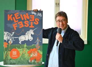 Magie und Vorfreude unterm Weihnachtsbaum: Vorverkauf für das Kleine Fest 2026 gestartet DESiMO stellt das neue Plakat für das "Kleine Fest 2026" vor