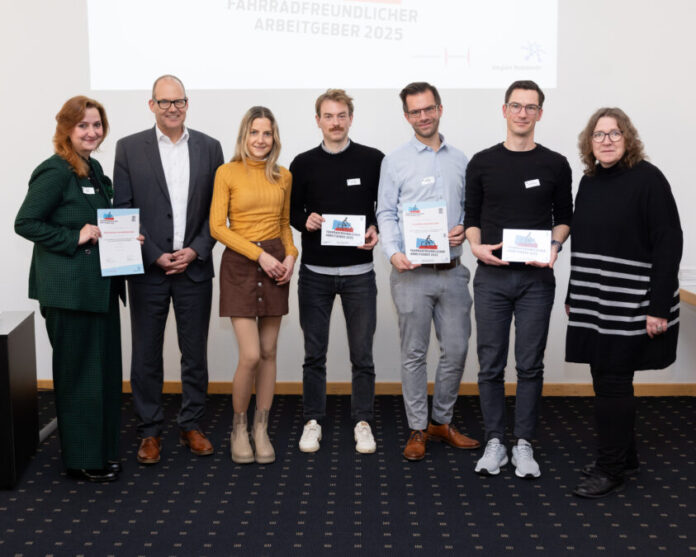 Gewinner Gruppenbild: „Fahrradfreundlichste Arbeitgeber“ der Region Hannover.