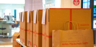 Weihnachtspakete packen im CCL.
