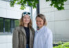 Bringen Wissenschaft und Kunst zusammen: Physikerin Lea Richtmann (r.) und Künstlerin Miriam Ebbing