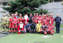 Nikolaus-Aktion der Feuerwehr Hannover begeistert Kinder in der MHH-Kinderklinik Höhenretter der Feuerwehr Hannover überraschen kleine Patientinnen und Patienten mit einer Nikolaus-Aktion.