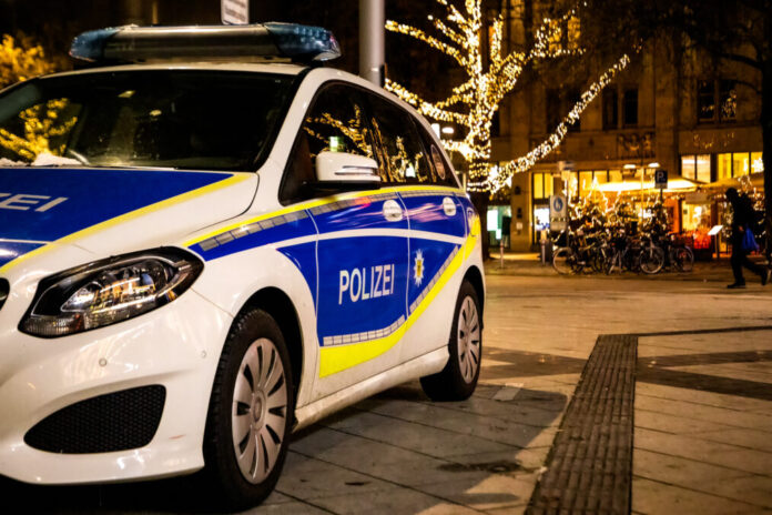 Symbolbild: Polizei auf dem Weihnachtsmarkt - Hannover