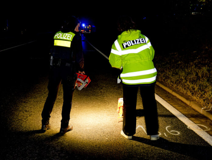 Tödlicher Verkehrsunfall auf Südschnellweg Unfallaufnahme: Tödlicher Verkehrsunfall auf Südschnellweg