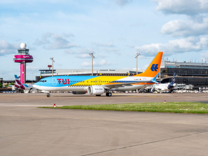 Flugzeug: Sonderlackierung TUI fly (Hapag-Lloyd Flug | Hapag-Lloyd Express | TUI fly)