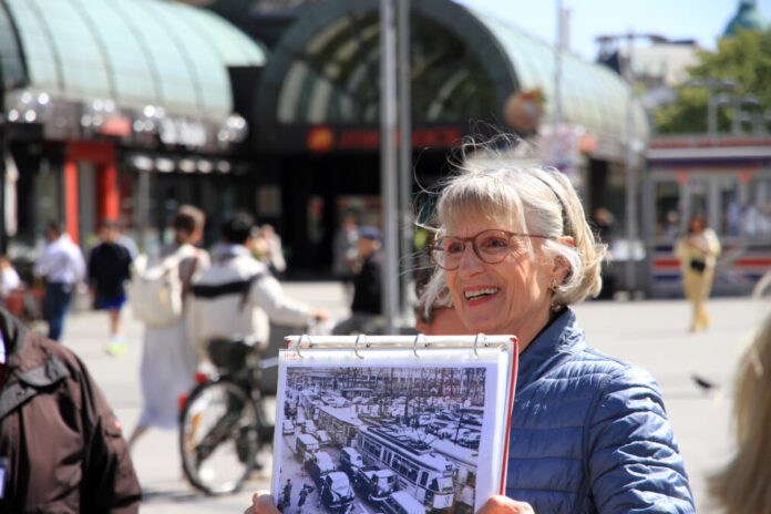 Stadtführerin Eva Renziehausen am Kröpcke Stadtführerin Eva Renziehausen am Kröpcke