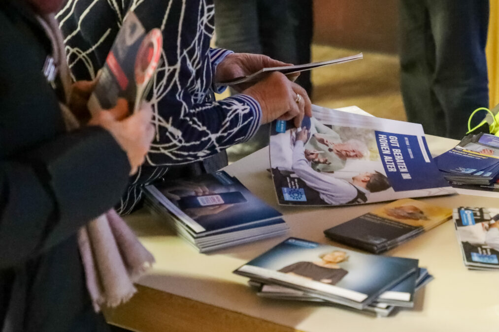 falsche polizeibeamte in hannover: polizei nimmt zwei jugendliche abholer auf frischer tat fest präventionsveranstaltungen der polizei