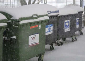 Eisregen legt Müllabfuhr lahm – aha stoppt Abfall- und Wertstoffsammlung in Teilen der Region Mülltonnen im Schnee