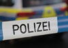 polizei identifiziert zwei tatverdächtige nach gewalttat am hufeisensee in isernhagen symbolbild: polizei/polizeiabsperrung