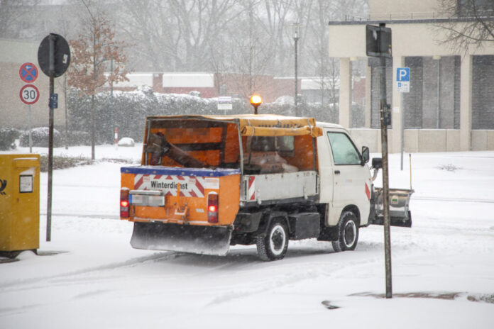 Schnee/Winterdienst/Glatteis/Schneefall Schnee/Winterdienst/Glatteis/Schneefall