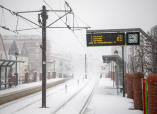 Wetter-Chaos in Hannover: ÜSTRA hat Stadtbahnbetrieb oberirdisch eingestellt Schnee/Winterdienst/Glatteis/Schneefall