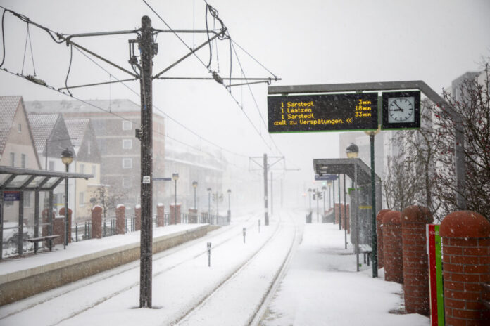 Schnee/Winterdienst/Glatteis/Schneefall