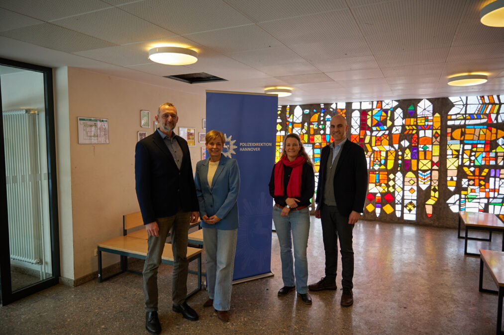 „du. ich. demokratie.“: pilotprojekt zur demokratieförderung an hannovers schulen gestartet „du. ich. demokratie.“: pilotprojekt zur demokratieförderung an hannovers schulen