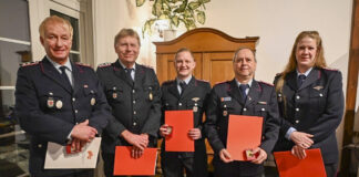 Für 50 und 25 Jahre Mitgliedschaft ausgezeichnet wurden: v.l. Carsten Trieloff, Heinrich Bruns, Daniel Schremmer, Robert Heidrich u. Stefanie Kahle.
