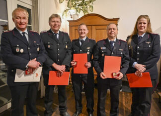 Jahreshauptversammlung der Feuerwehr Engelbostel: Rückblick, Engagement und Weichenstellungen für 2026 Für 50 und 25 Jahre Mitgliedschaft ausgezeichnet wurden: v.l. Carsten Trieloff, Heinrich Bruns, Daniel Schremmer, Robert Heidrich u. Stefanie Kahle.