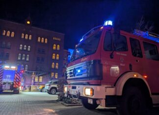 Feuerwehr Celle mit drei Einsätzen am Abend – Person bricht im Schloßgraben ins Eis ein Einsatzstelle automatische Feuermeldung