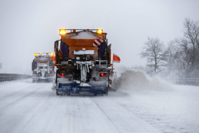 Schnee/Winterdienst/Glatteis/Schneefall