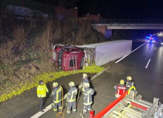 lkw-unfall auf der a2 bei garbsen: fehlende rettungsgasse behindert feuerwehr erheblich lkw verunglückt auf bab a2