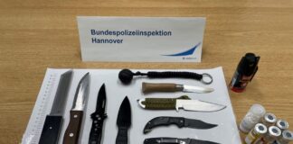 Sichergestellte Gegenstände bei den Schwerpunktkontrollen am Hauptbahnhof Hannover.