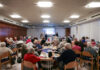 großes interesse am präventionsvortrag: 90 seniorinnen und senioren informieren sich über betrugsmaschen