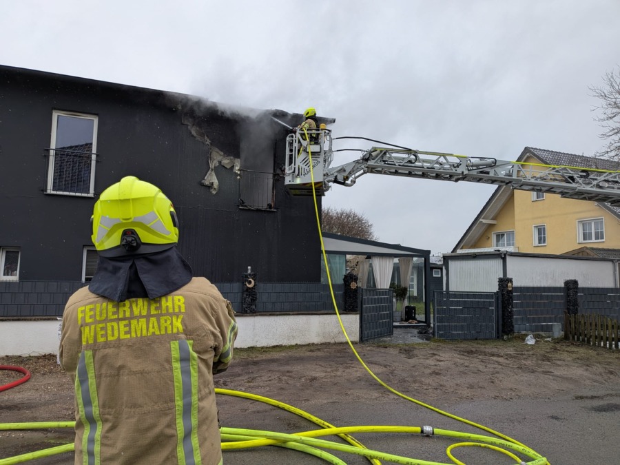 einfamilienhaus in der mittelstraße nach feuer unbewohnbar