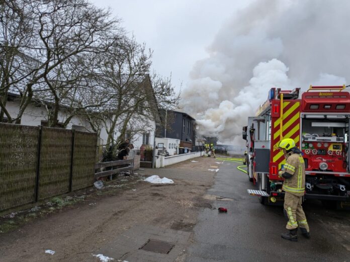 Einfamilienhaus in der Mittelstraße nach Feuer unbewohnbar.