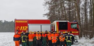 Sicherer Umgang mit der Motorsäge: Stadtfeuerwehr Wunstorf bildet Einsatzkräfte aus