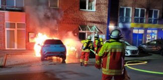Pkw-Brand in Garbsen sorgt für Feuerwehreinsatz