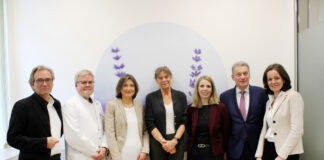(v.l.) Beiratsmitglieder Prof. Matthias Rostock und Prof. Hans Christiansen, Prof. Diana Steinmann (Leiterin des Klaus-Bahlsen-Zentrums), MHH-Präsidentin Prof. Denise Hilfiker-Kleiner, PD Dr. Susanne Isfort (Geschäftsführerin CCC Hannover), Dr. Jürgen Seja (Vorsitzender der Rut- und Klaus-Bahlsen-Stiftung) sowie Dr. Sabine Schopp (Geschäftsführendes Vorstandsmitglied der Rut- und Klaus-Bahlsen-Stiftung).