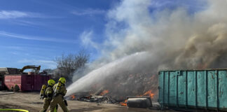 Feuer auf Entsorgungsbetrieb fordert mehrere Ortsfeuerwehren der Gemeinde Wedemark