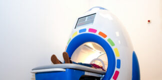 MRT-Simulator "Rakete" in der Kinderradiologie der Kinderklinik in der MHH
