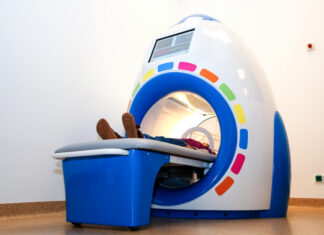mrt-simulator "rakete" in der kinderradiologie der kinderklinik in der mhh