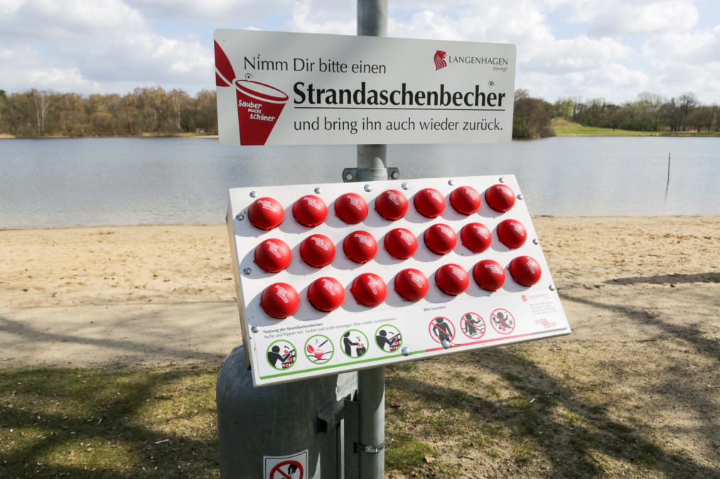 mehr ordnung und miteinander: stadt setzt auf verstärkte präsenz und appelliert an mehr vernunft am silbersee strandaschenbecher am silbersee langenhagen