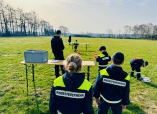 kinderfeuerwehr legt „brandfloh“ ab