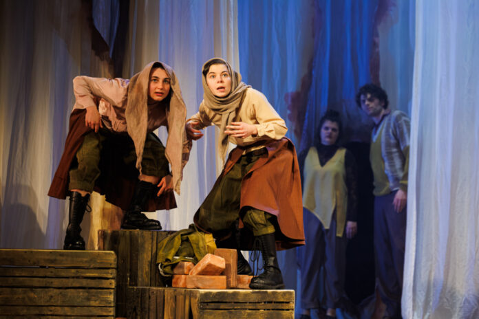 theater für niedersachsen: „Die unnützen Mäuler“ theater für niedersachsen: „Die unnützen Mäuler“