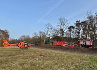 Tödlicher Unfall auf der K332 bei Poggenhagen: Motorradfahrer stirbt Motorradfahrer stirbt bei Kollision mehrerer Fahrzeuge auf Kreisstraße bei Poggenhagen