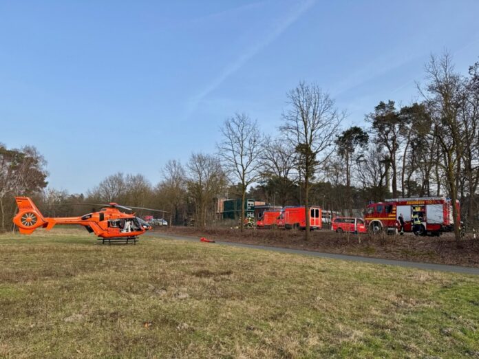 Motorradfahrer stirbt bei Kollision mehrerer Fahrzeuge auf Kreisstraße bei Poggenhagen