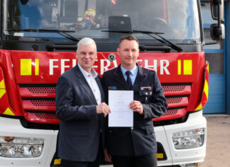 Vertrauen, Erfahrung, Kontinuität: Kai Jüttner bleibt Ortsbrandmeister in Krähenwinkel Ernennung von Kai Jüttner zum Ortsbrandmeister von Krähenwinkel.