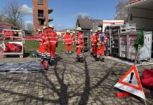 Ehrenamtliche Johanniter trainieren den Ernstfall Bevölkerungsschutz: Johanniter trainieren den Ernstfall Drei Tage lang lernen ehrenamtliche Johanniter aus Wunstorf, Ronnenberg und Langenhagen gemeinsam die Grundlagen im Bevölkerungsschutz.