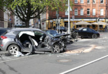 Vier Verletzte bei schwerem Verkehrsunfall am Ostersonntag in Hannover Verkehrsunfall - Hannover - Fössestraße