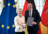 hohe ehrung für europa politikerin ursula von der leyen niedersachsen ehrt dr. ursula von der leyen mit der landesmedaille