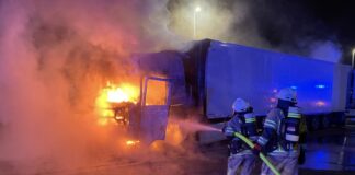 LKW brennt auf A2-Rastanlage Lehrter See Nord – Fahrer rettet sich rechtzeitig