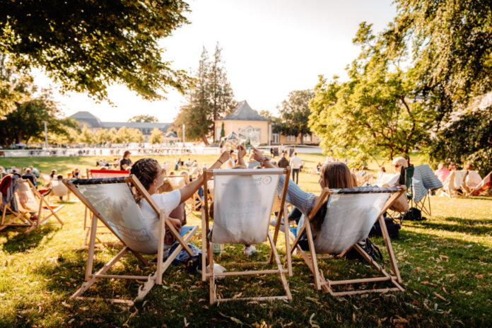 Feierabend-Flair auf der LaGa Bad Nenndorf. Feierabend-Flair: So schön klingen Sommertage auf der Landesgartenschau