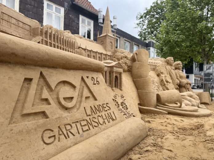 Sandskulptur zeigt Bad Nenndorf mit viel Liebe zum Detail