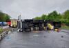 verkehrsununfall autobahn a2: lkw unfall blockiert alle 3 fahrspuren
