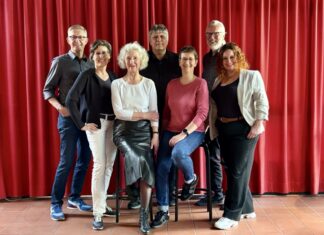 Klangbüchse e.V. blickt auf starkes Jahr und neuen Vorstand Der neue Vorstand der Klangbüchse e.V. (hinten): Roman Sickau, Harald Hesse, Jürgen Köhler (vorne): Tanja Nafziger, Renate Kunze, Andrea Jocksch, Inga Herrmann.