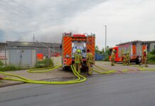Großbrand im Gewerbepark Lohweg: Lagerhalle in Anderten brennt Großbrand in Lager- und Logistikhalle in Anderten