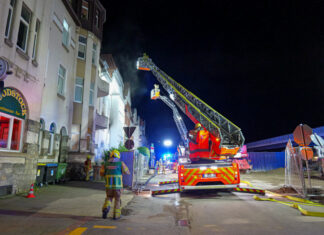 Wohnungsbrand in Hannover-Döhren: Zwei Menschen schwer verletzt Wohnungsbrand in Hannover-Döhren