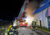 großalarm in wunstorf! großbrand auf ehemaligem fabrikgelände – feuerwehr im großeinsatz