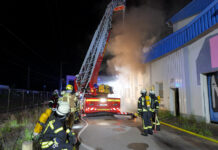 Großbrand auf ehemaligen Betriebgelände in Wunstorf Großalarm in Wunstorf! Großbrand auf ehemaligem Fabrikgelände – Feuerwehr im Großeinsatz